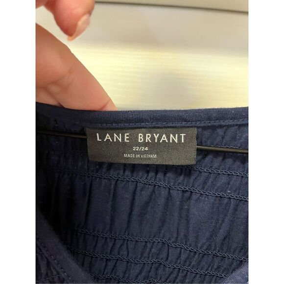 Lane Bryant Navy Smocked Cap Flutter Sleeve Top sz 22/24 - Picture 4 of 7